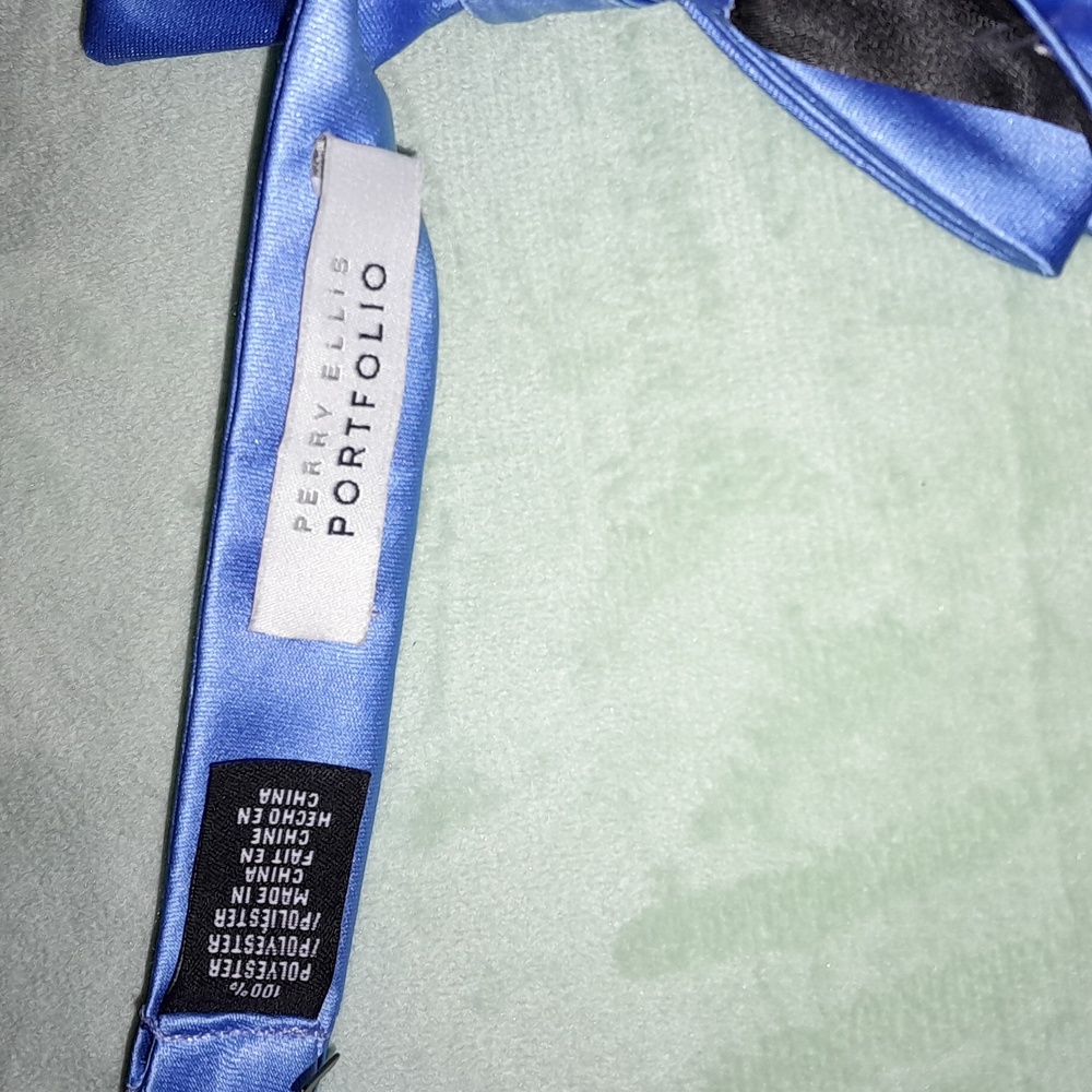 Perry Ellis - Picture 2 of 6